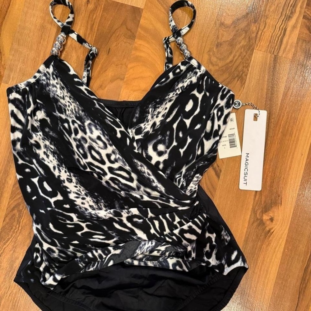 Miraclesuit one piece swimsuit bathing‎ suit animal print vacation summer black